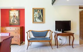 Elegant Suites In Rome